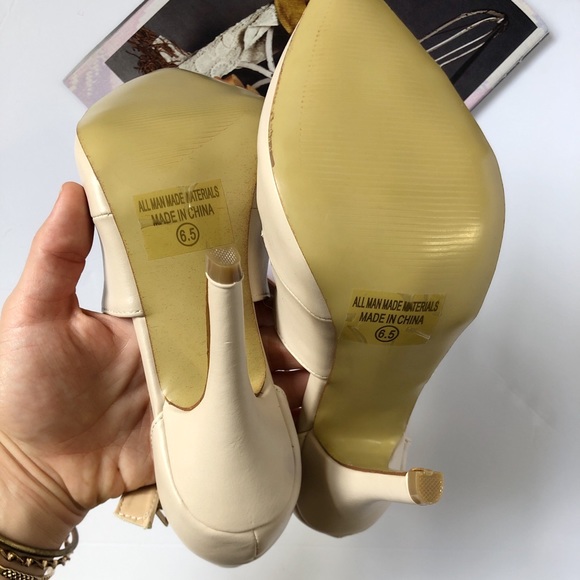 Chase & Chloe Cream Pumps - Picture 4 of 7